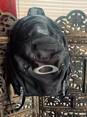 Oakley Black Men's Everyday Backpack with Silver Logo